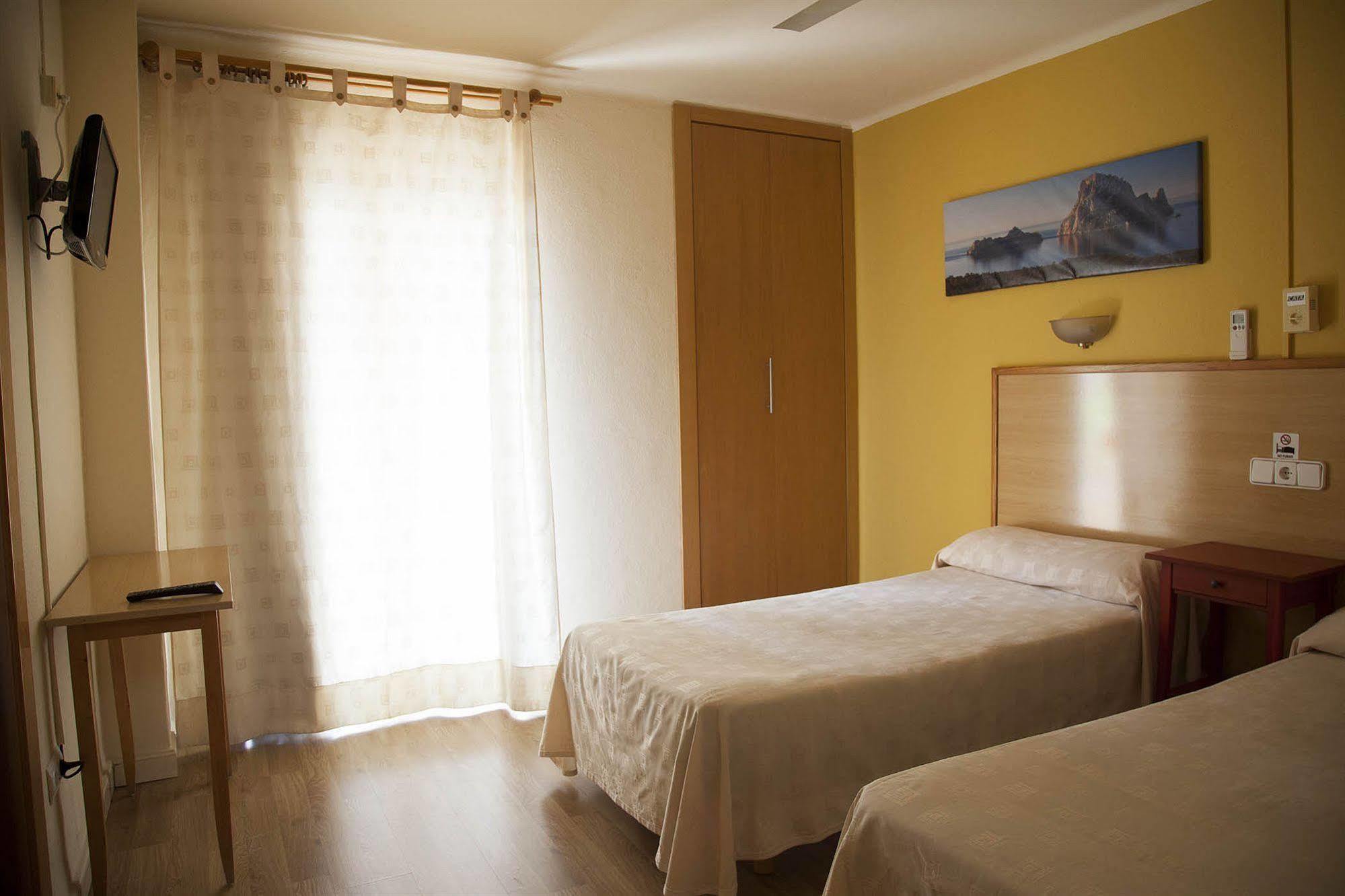 Hostal Residencia Europa Punico Hotel Ibiza-stad Buitenkant foto