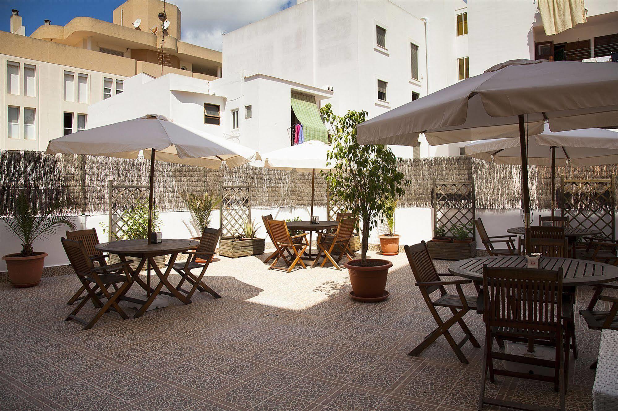 Hostal Residencia Europa Punico Hotel Ibiza-stad Buitenkant foto